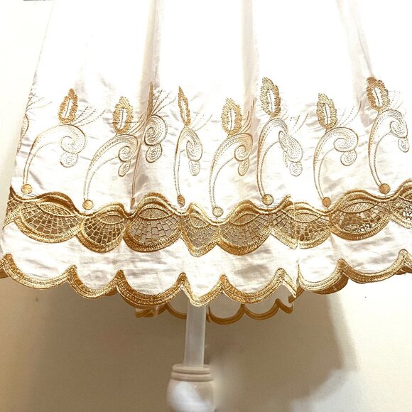 MAGIC Full Skirt, White with Gold Embroidery, Size L, NWT, Scalloped Hem - Picture 2 of 2